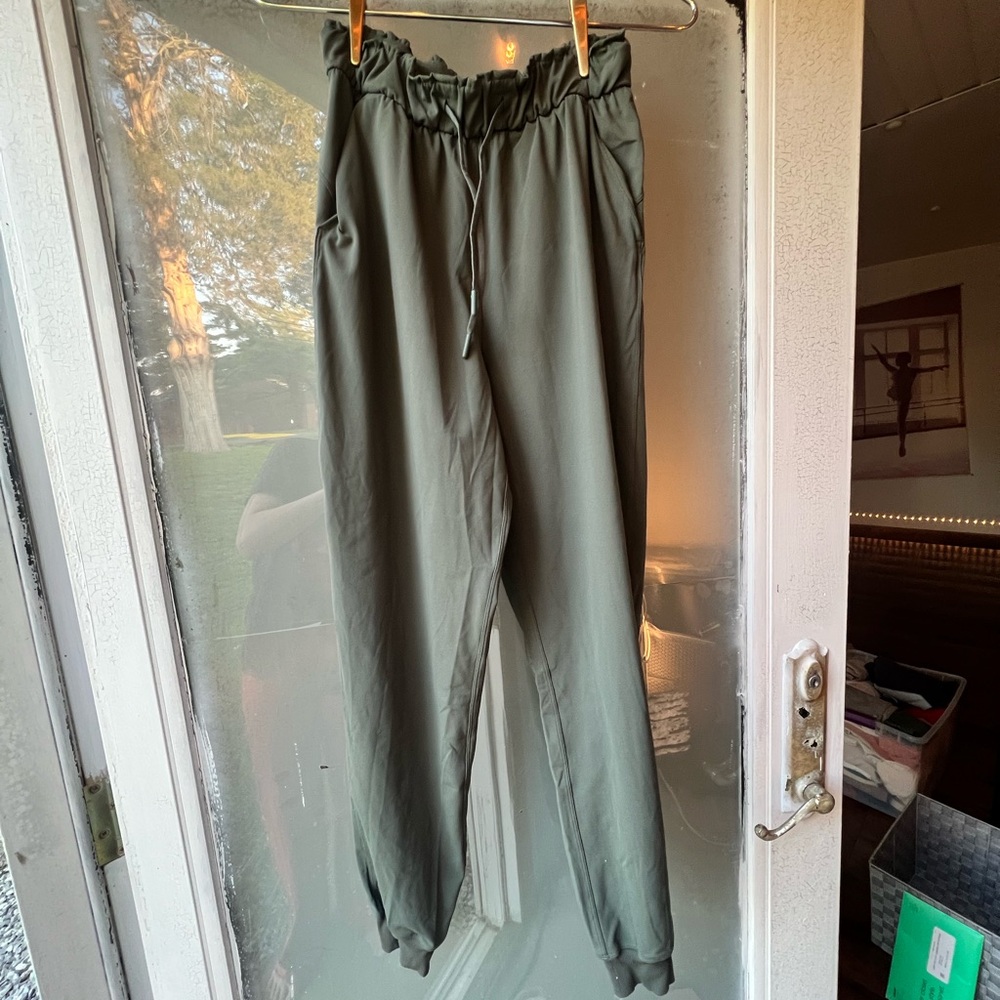 Lululemon Green Joggers